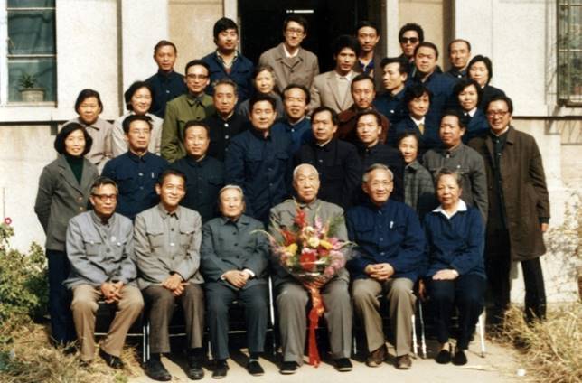 吴德馨先生与同事参加半导体所老所长刘再生祝寿活动